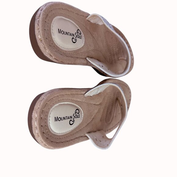 Mountain Sole Comfort Sandals Sz 8.5 White Flip Flop Silver Studs Thong Cushion - Picture 8 of 15